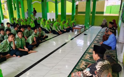 Sinergi Cetak Generasi Qur’ani, MTs Negeri Kota Probolinggo Gelar Motivasi dan Dongeng Islami Bersama PPPA Daarul Qur'an